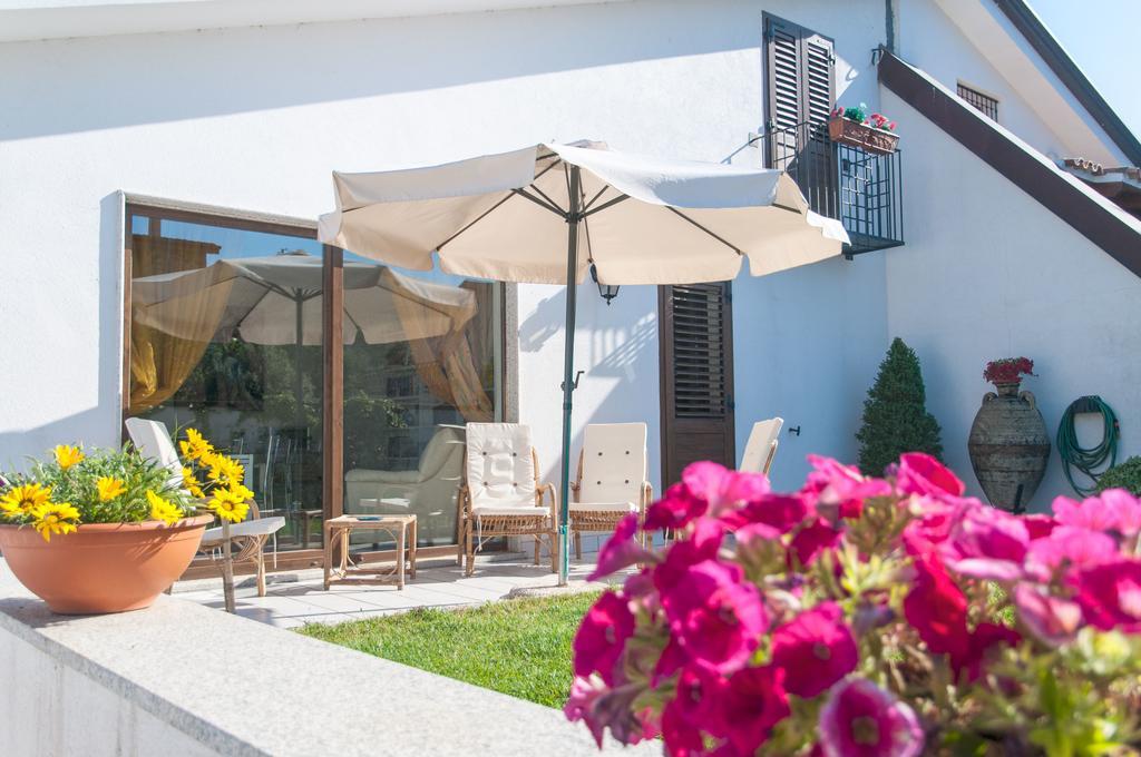 B&B Le Fresie Нуоро Экстерьер фото